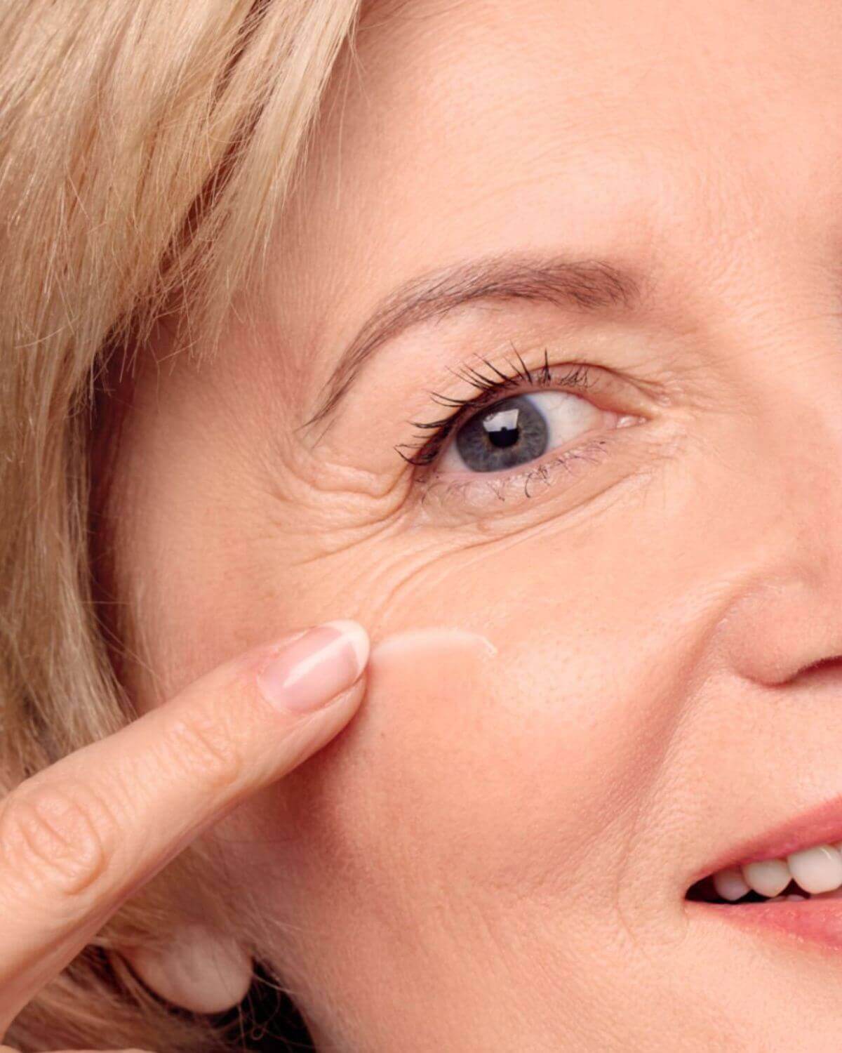 Serum przeciwstarzeniowe z 24-karatowym złotem